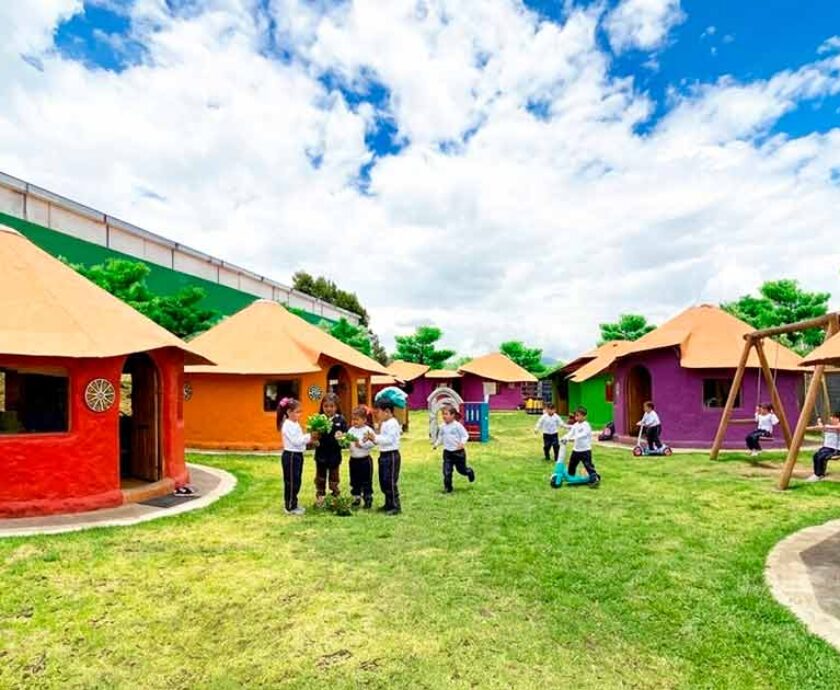 voluntarios-reconstruccion-ecoaldea-colegio-jesss